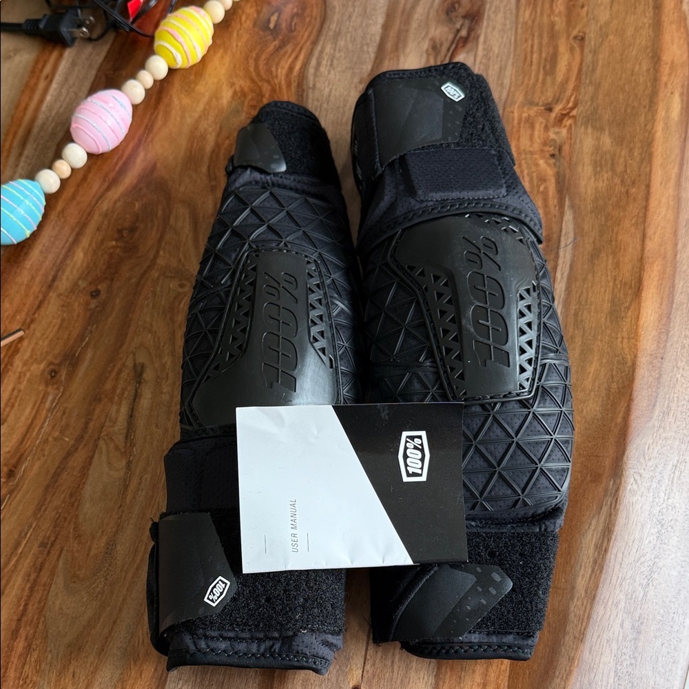 100% Black Protective Wrist Guards - Pair